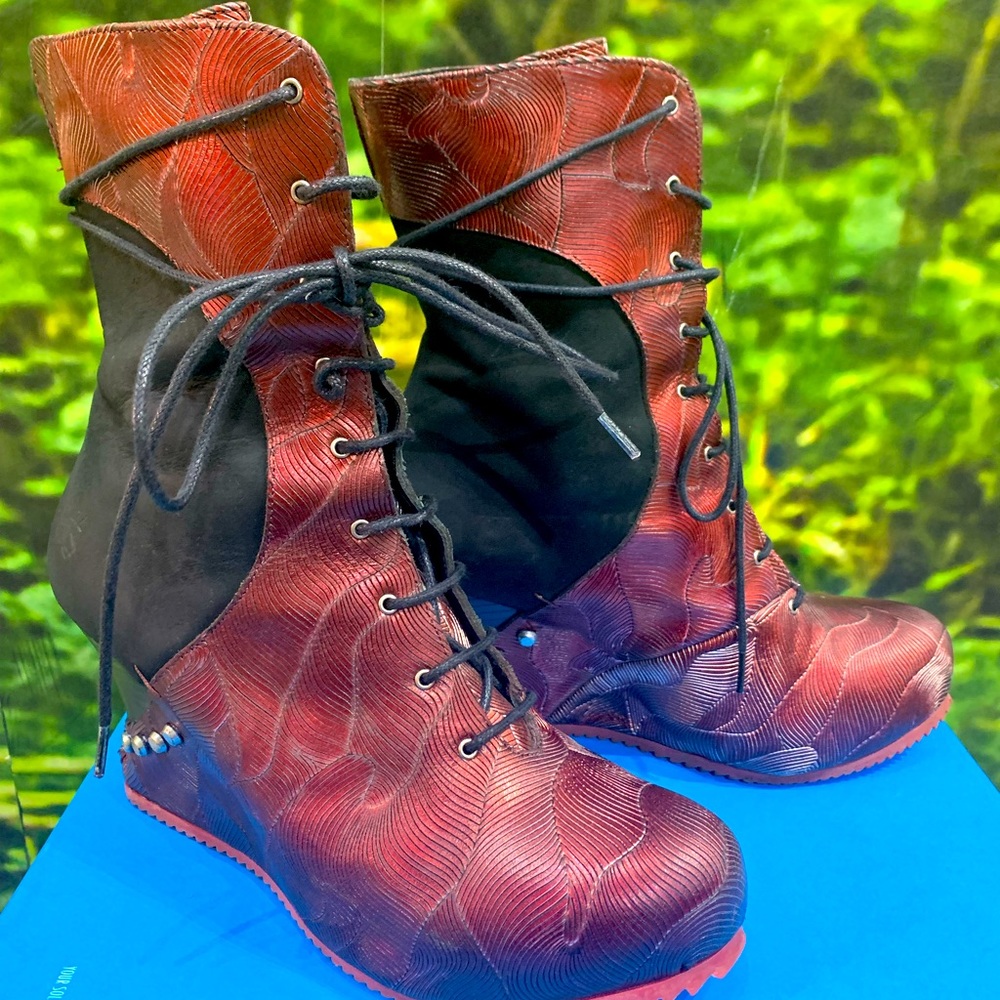 John Fluevog SAFIA (Conquer) lace-up wedge boot
